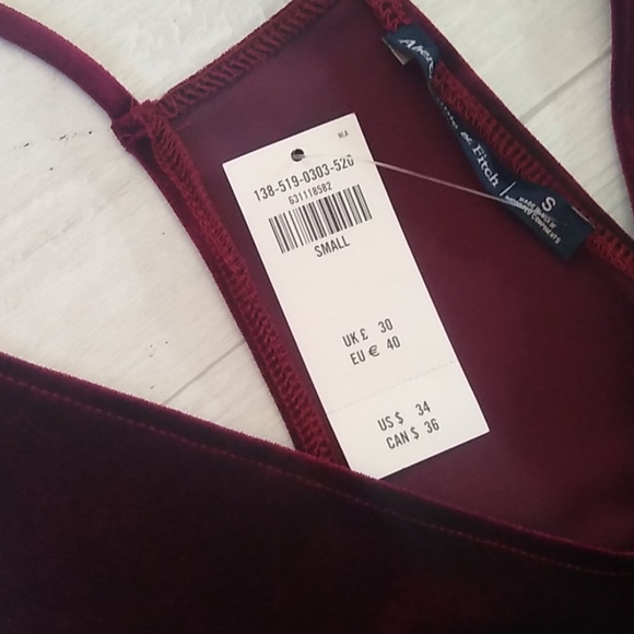 Ambercrombie & Fitch Deep Rich Cranberry Velvet Racerback Tank NWT S/M - Picture 3 of 10